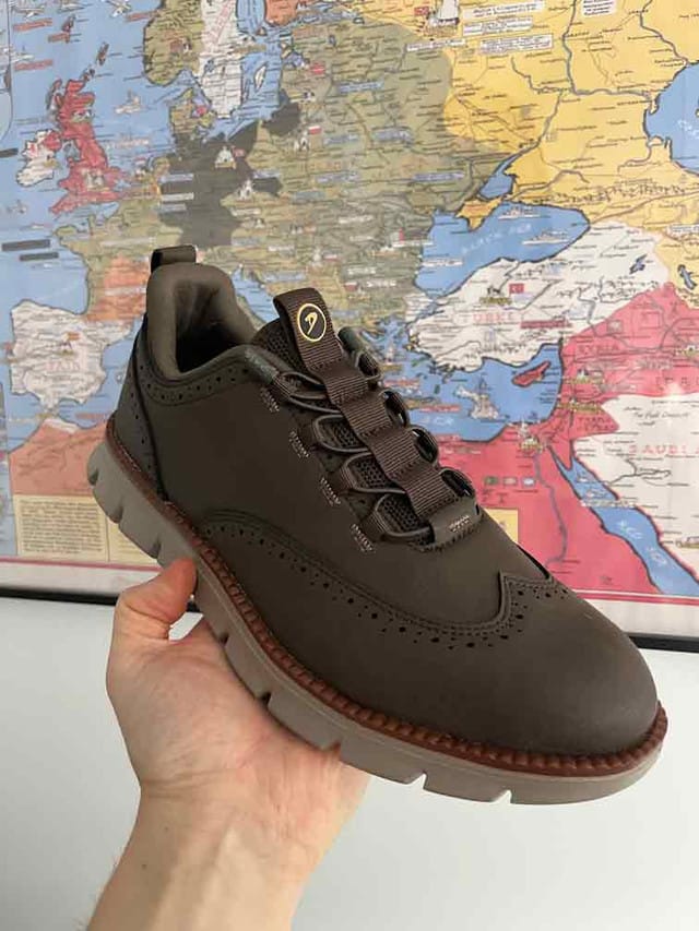 <h1><strong>Customers love our shoes!</strong></h1>
