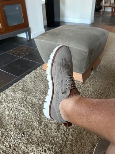<h1><strong>Customers love our shoes!</strong></h1>